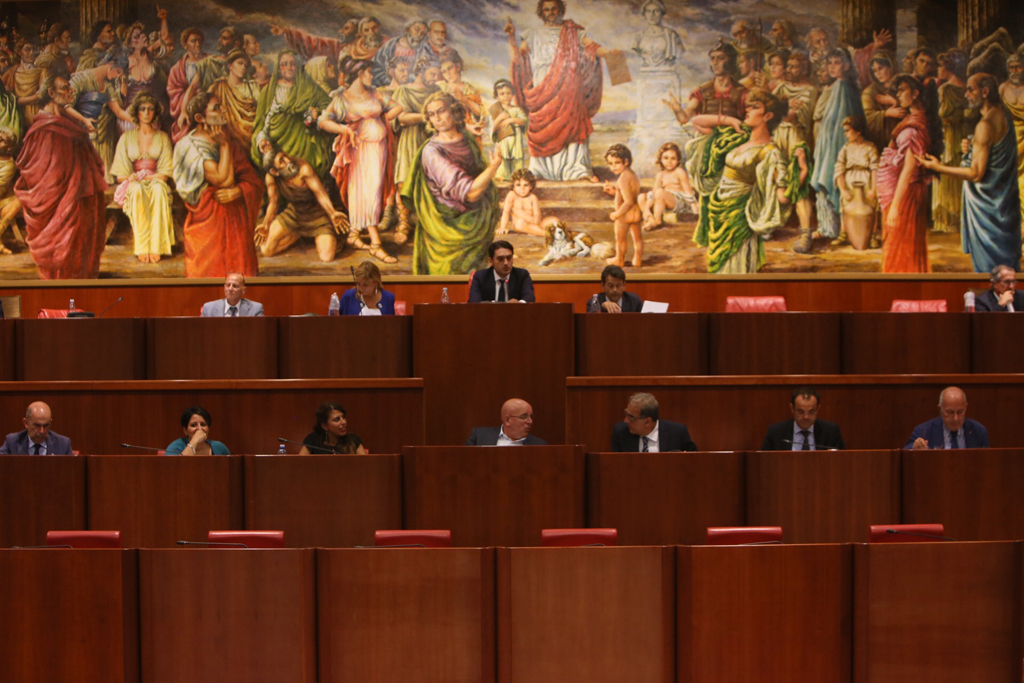 Regione, centrodestra: “Governo Oliverio è il peggiore della storia calabrese”
