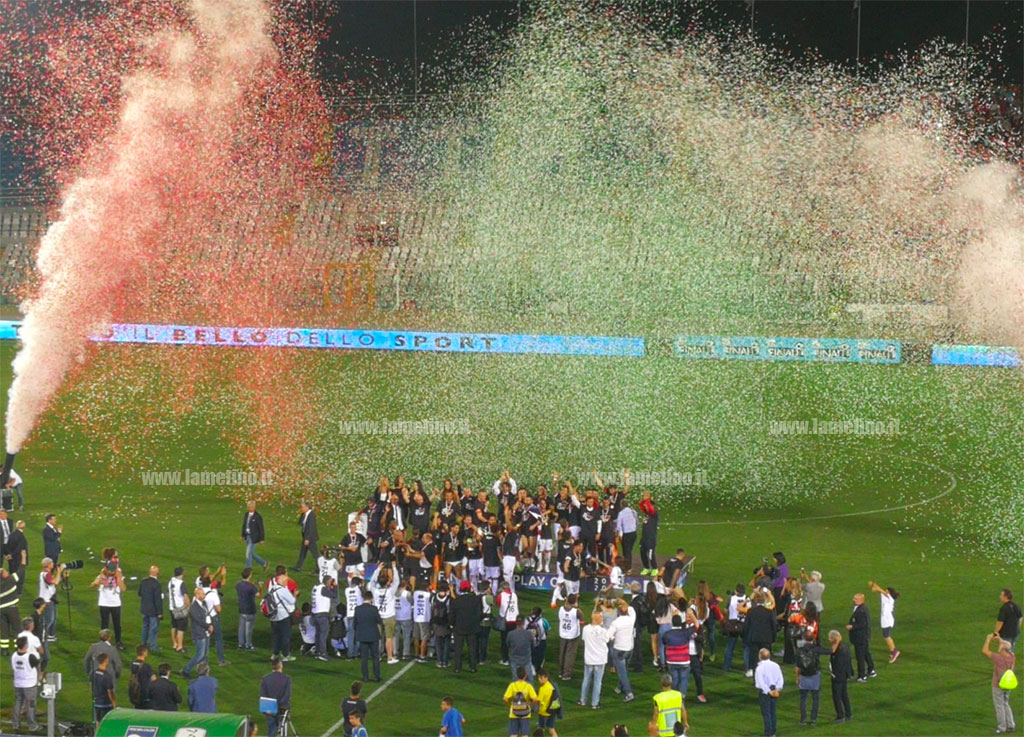 Calcio: 3-1 al Siena, il Cosenza è in serie B