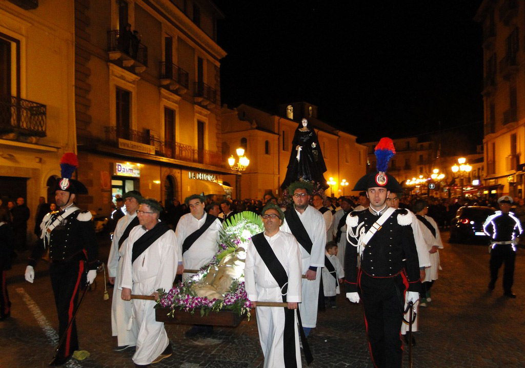 Croce_via-crucis_lamezia-2016_3.jpg