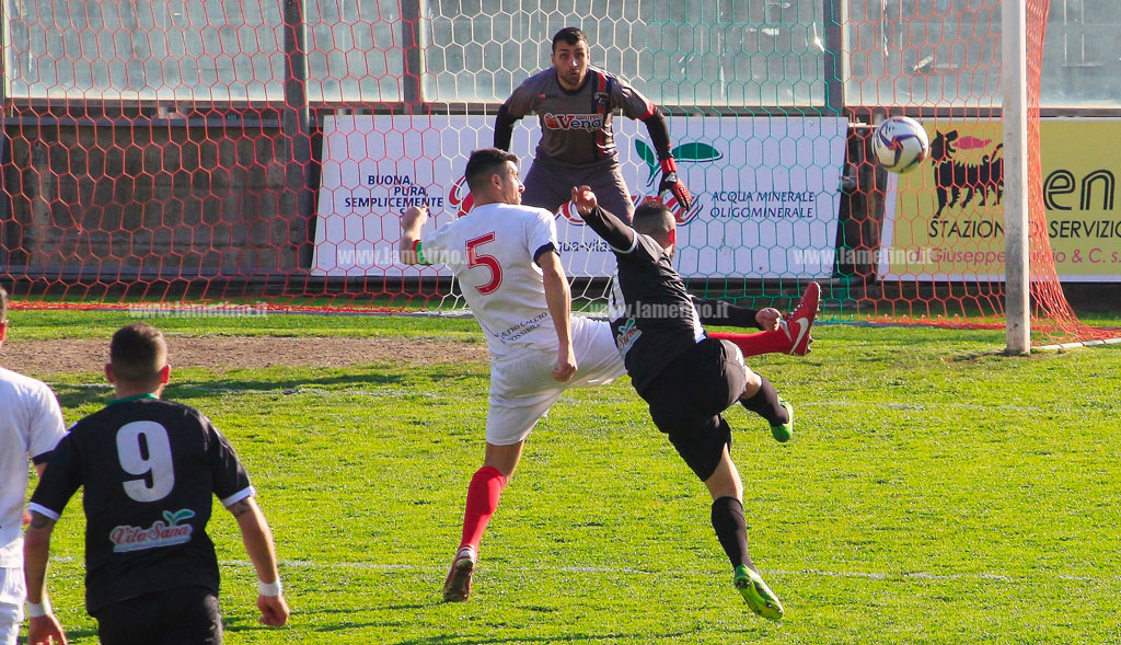 La Vigor Lamezia Calcio 1919 batte 2-0 la Brutium Cosenza ed accorcia dal secondo posto