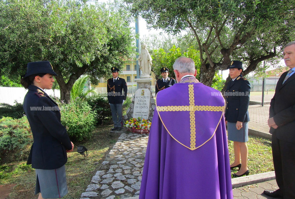 Lamezia, al commissariato ricordato vice sovrintendente Caligiuri. Il Questore: "Ha sacrificato la sua vita per senso del dovere"