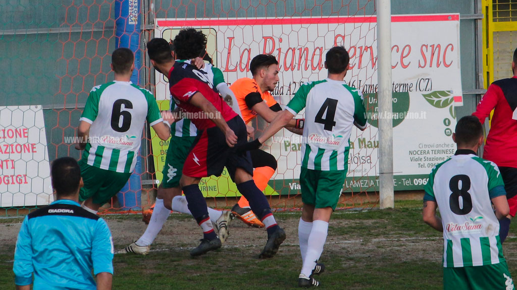 Netto 3-0 della Vigor Lamezia Calcio 1919 alla Juvenilia Roseto. Invariato il distacco da Morrone e Sambiase