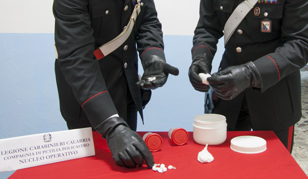 Nascondeva cocaina, arrestato 36enne a Petilia Policastro
