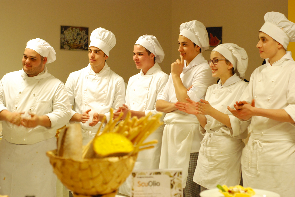 Lamezia, "ScuOlio": progetto formativo all'istituto Einaudi