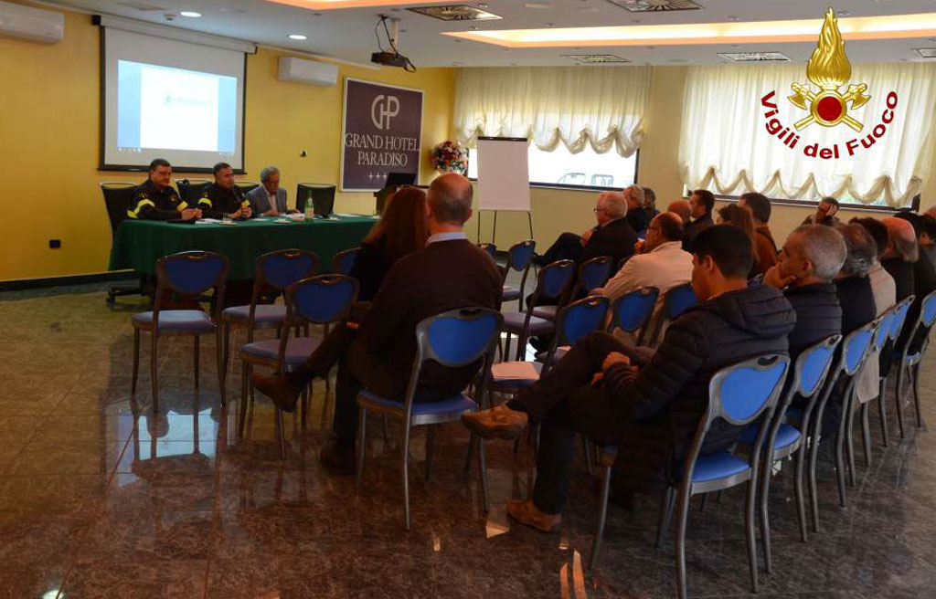 Seminario su prevenzione incendi in strutture alberghiere promosso da Federalberghi e Vvf a Catanzaro