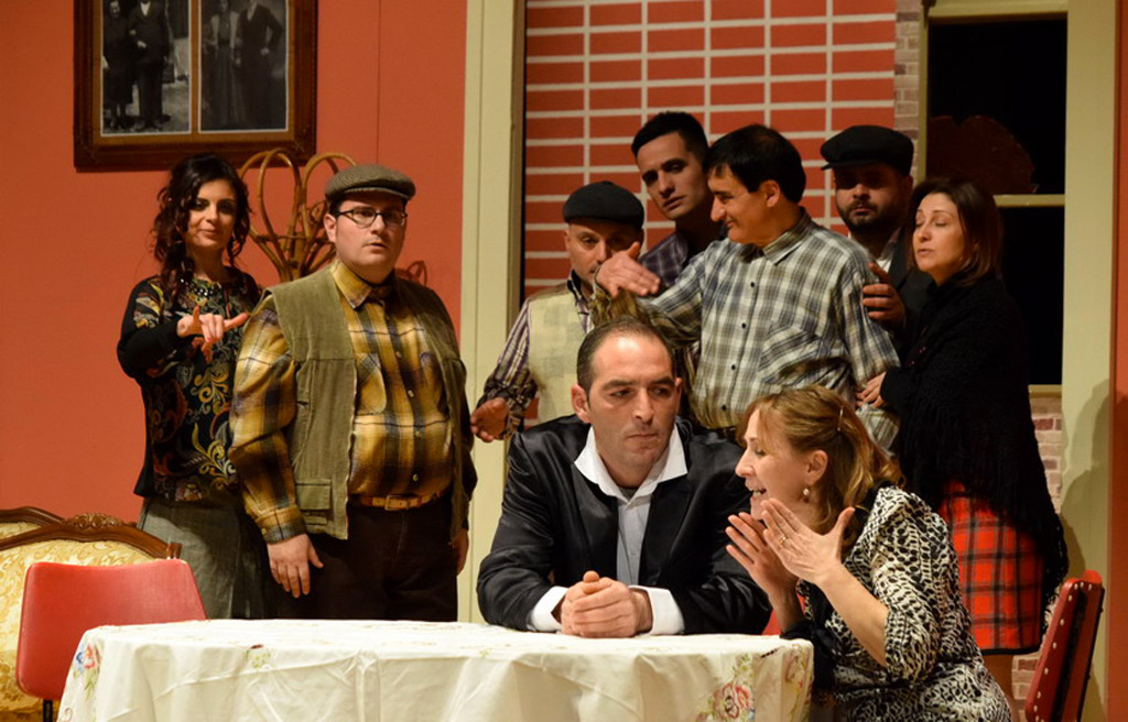 Lamezia, sul palco del Grandinetti la commedia in vernacolo lametino “U gabbu coggj” della compagnia Vercillo 