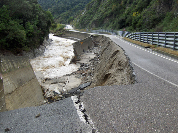 Calabria: Dieci milioni per ricostruzione strada sp25 tra Catanzaro e Presila