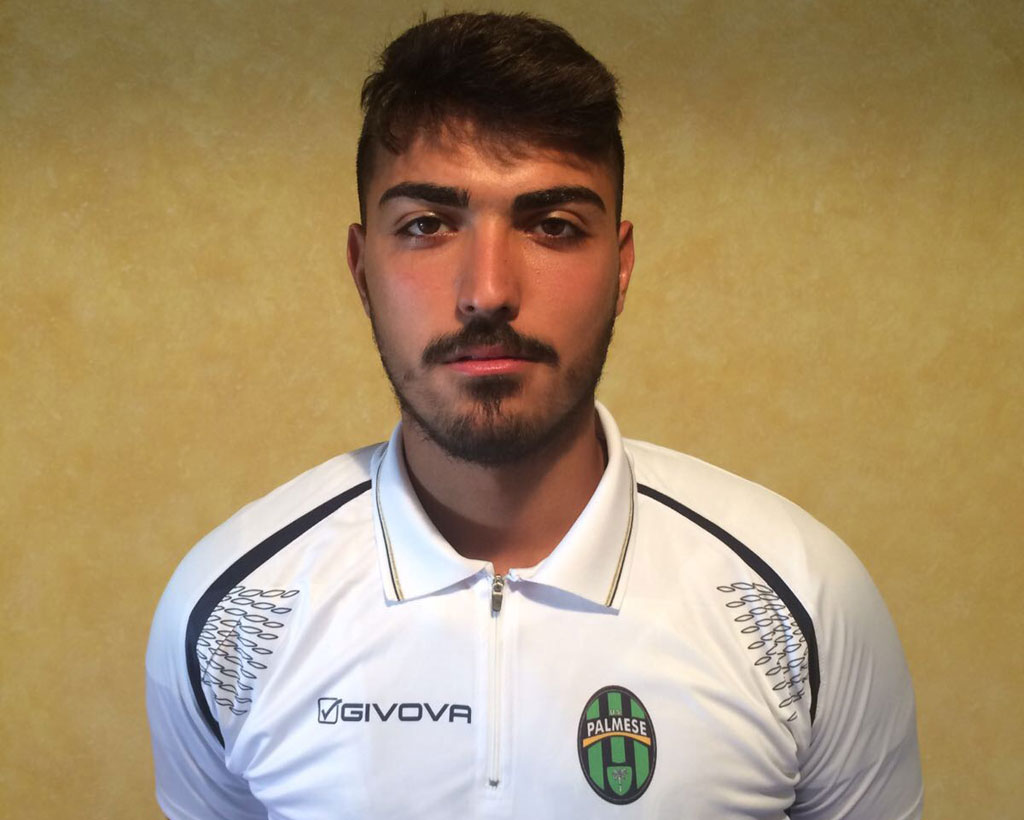 Calcio: il centrocampista lametino Davide Serratore alla Palmese
