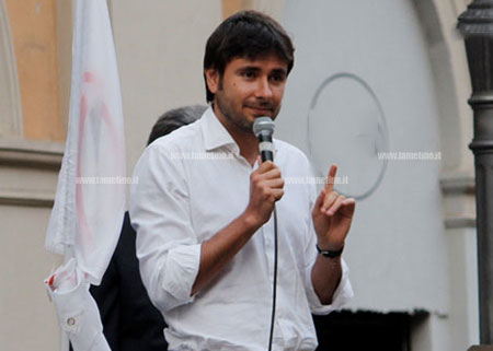 Referendum costituzionale, Di Battista in Calabria: “Enorme rischio per democrazia”
