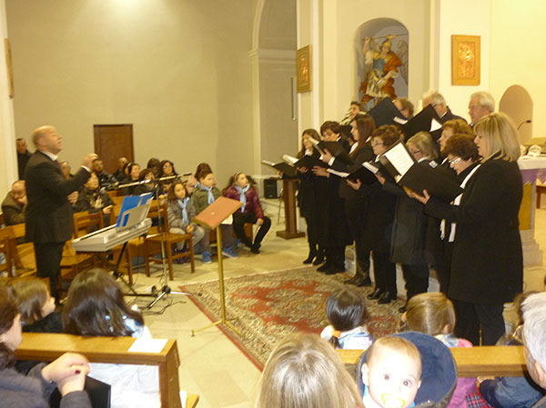 Diocesi-Lamezia-Terme---Coro-polifonico-SantAntonio--Lamezia--dirige-Antonio-Buonconsiglio---Concerto-di-Natale-2014-a-Platania--049.jpg