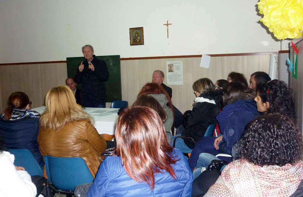 Lezione di don Panizza a Platania: “Oggi molte famiglie sperimentano una povertà educativa” 
