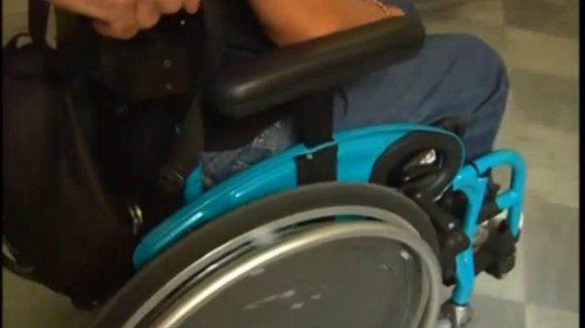 Disabile si perde e finisce in un dirupo con la carrozzina, soccorso a Crotone