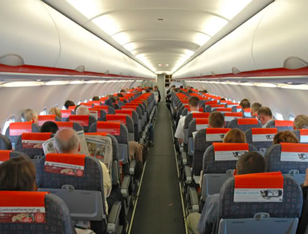 Easy-Jet-cabina.jpg
