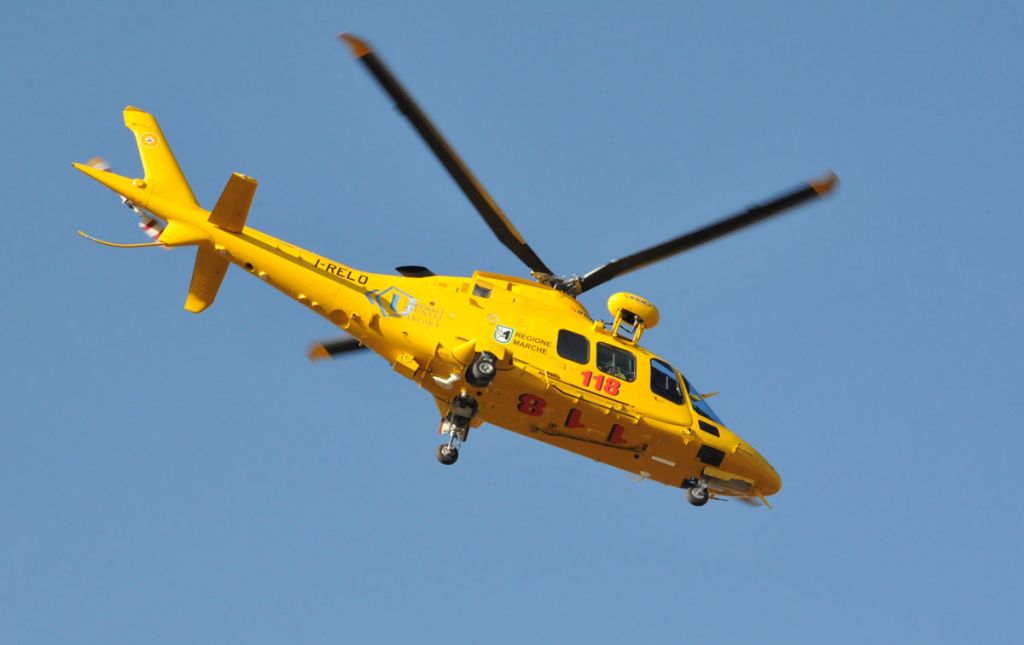 Scontro tra auto su A2 nel Vibonese, due feriti e traffico bloccato