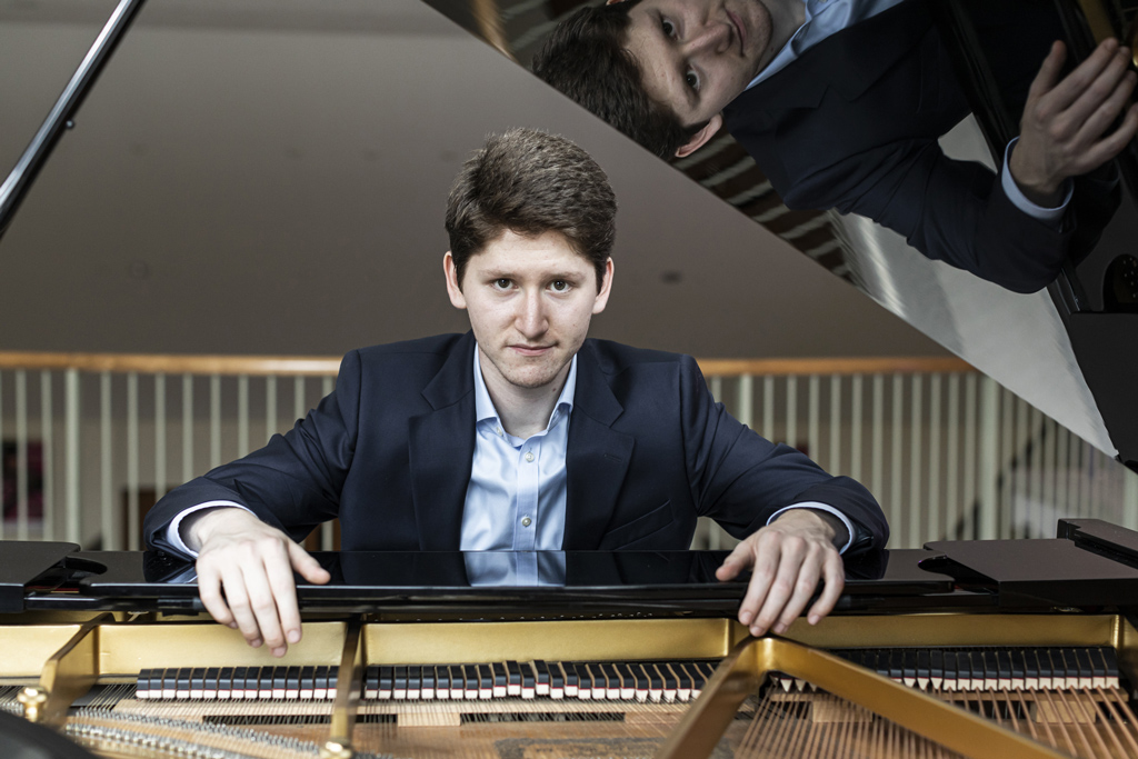 Lamezia, concerto con il pianista Emanuil Ivanonv vincitore del Concorso Busoni 2019 al Teatro Grandinetti 