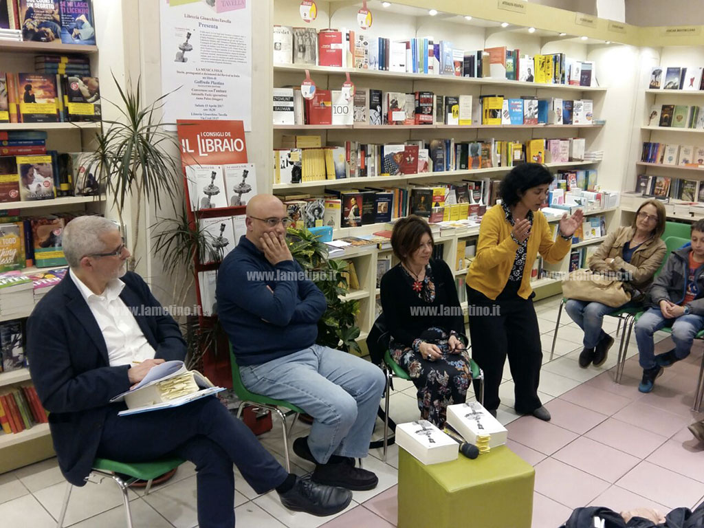 Lamezia: presentato “La musica folk”, il libro di ricerca di Goffredo Plastino