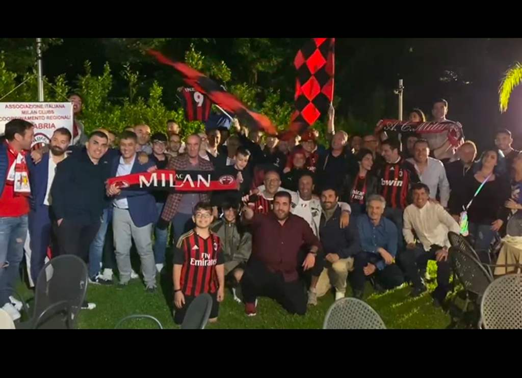 FOTO-GRUPPO---Milan-Club-Pazzagli-Lamezia_7e263.jpg