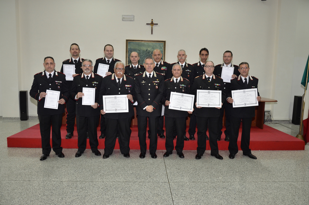 Comandante Legione Carabinieri Calabria consegna onorificenze