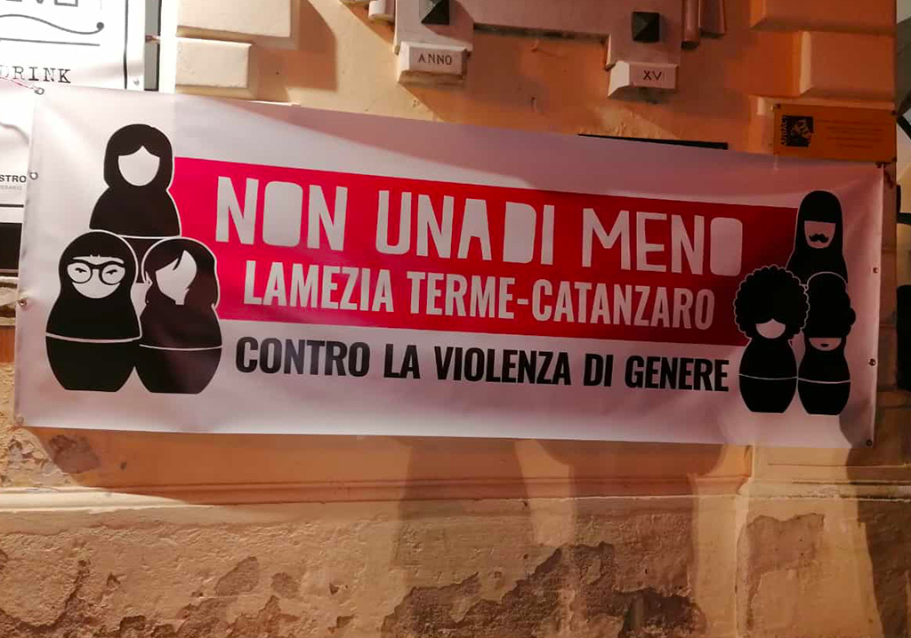 Lamezia, manifestazione di "Non una di meno" in occasione dell'8 marzo