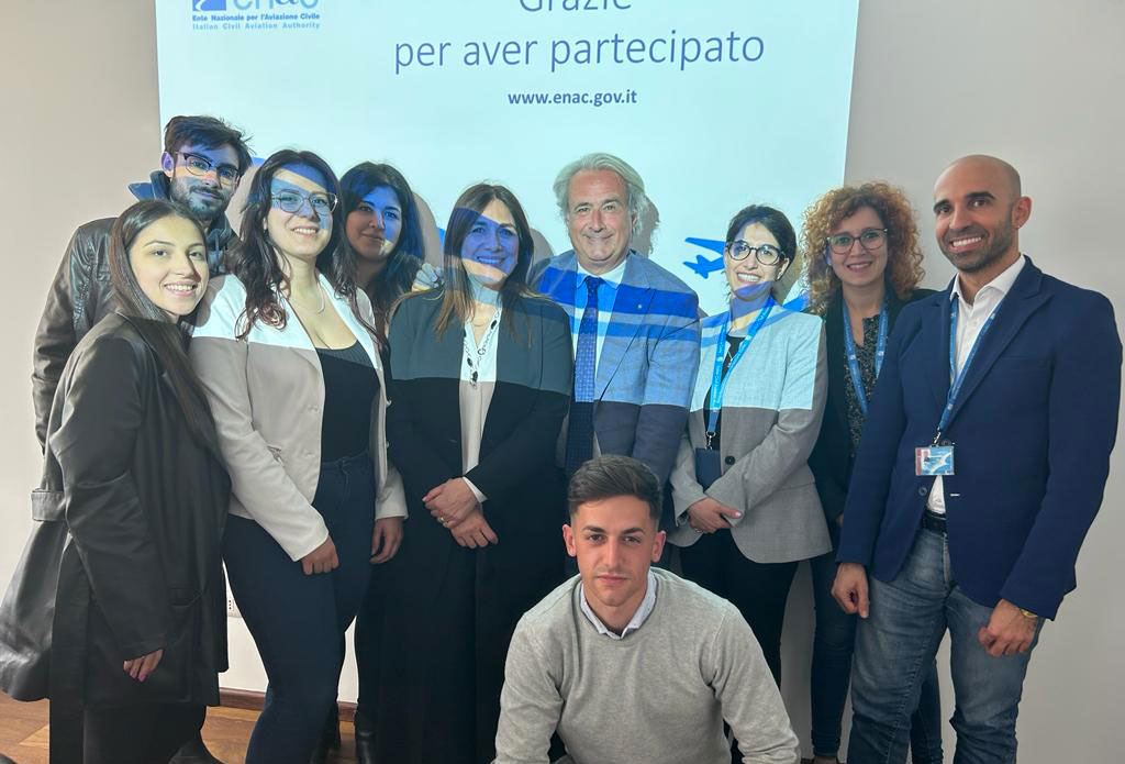 FOTO-SEMINARIO-CORSO-DI-DIRITTO-AERONAUTICO_b3bcf.jpg