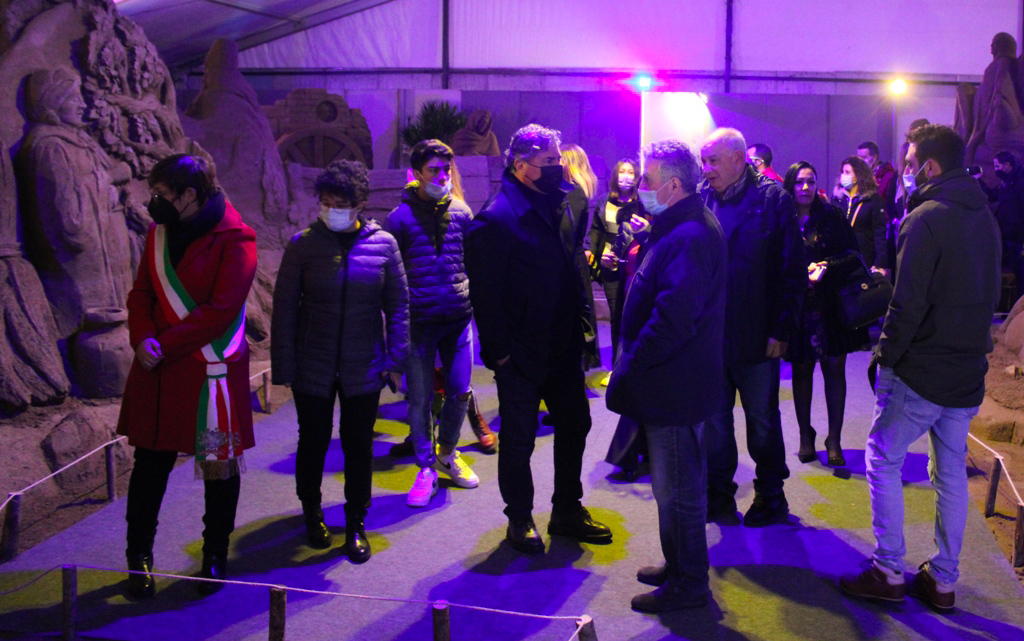 "Natale D'A...Mare": inaugurato a Borgia il presepe di sabbia