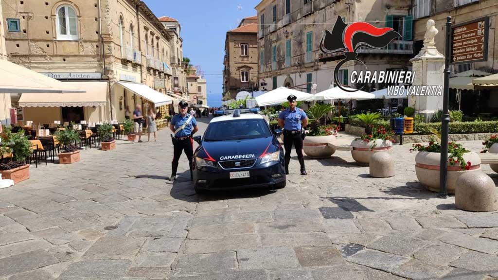 Furto in gioielleria a Tropea,  fermato: restiuita refurtiva e auto usata per compiere il colpo