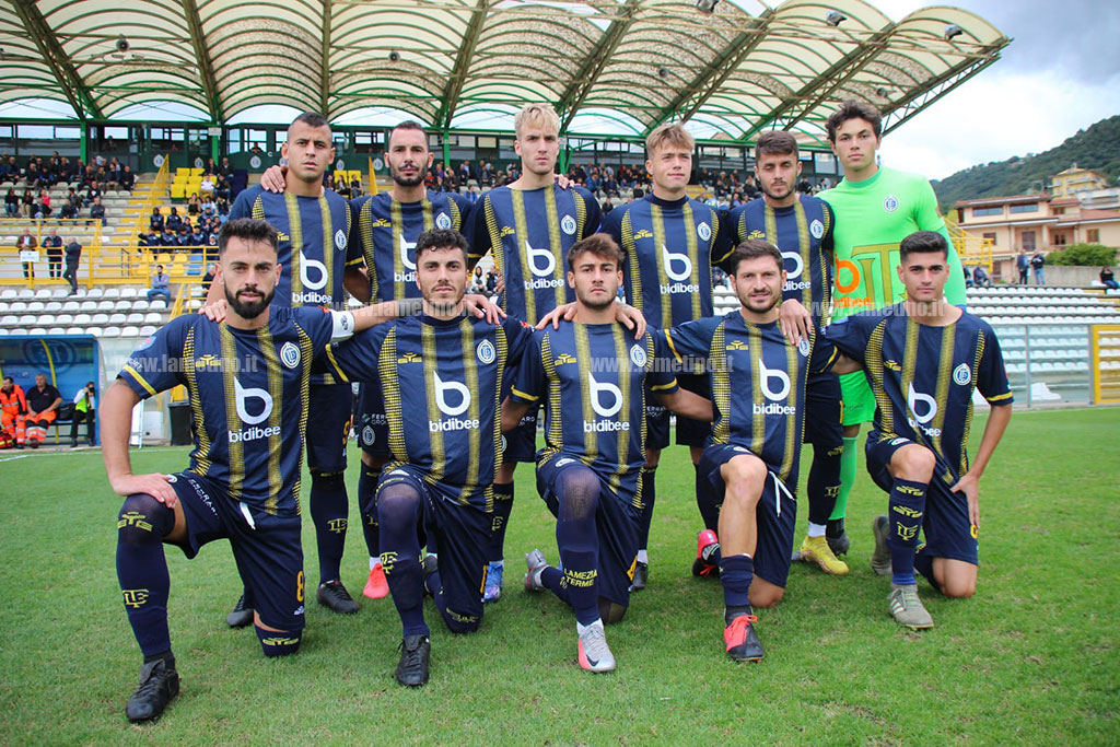 Fc-Lamezia-primo-tempo-61122-formazione_9a94b.jpg