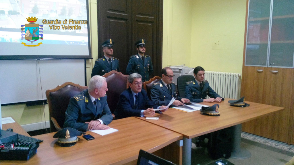 Evade fisco, sequestrati beni per 3 milioni di euro a imprenditore vibonese 