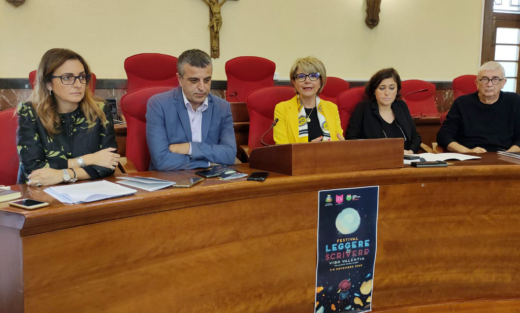 Tutto pronto per la decima edizione del "Leggere&Scrivere" Comune di Vibo: presentato il programma