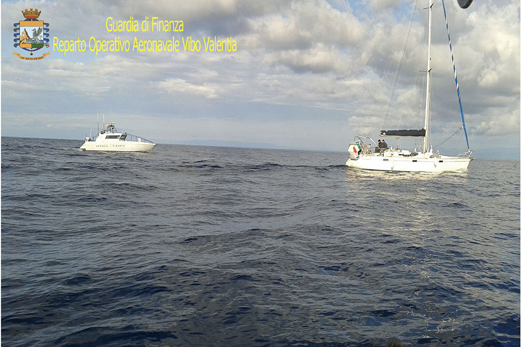 Sbarco migranti a Catanzaro lido, arrestati due presunti scafisti