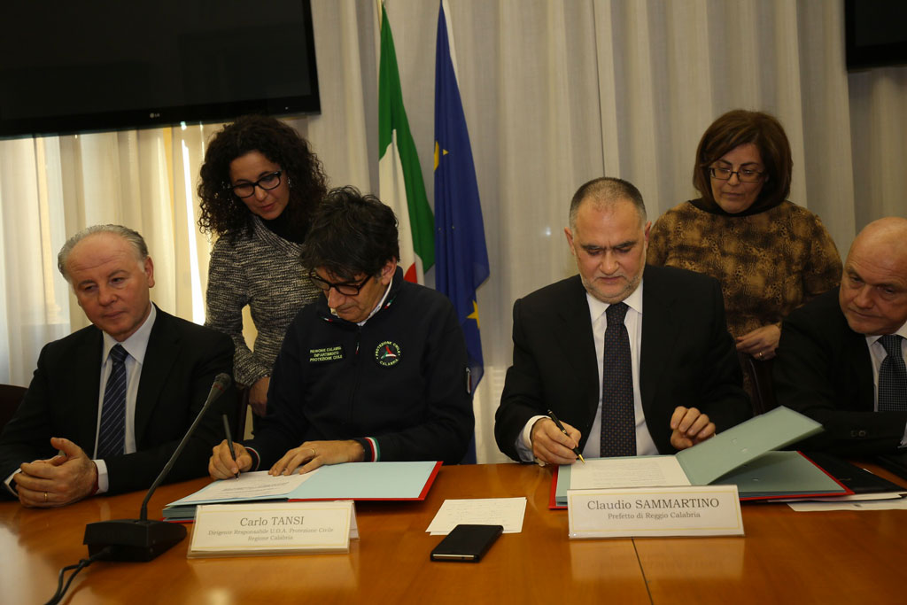 Siglato protocollo per superare tendopoli migranti a Rosarno