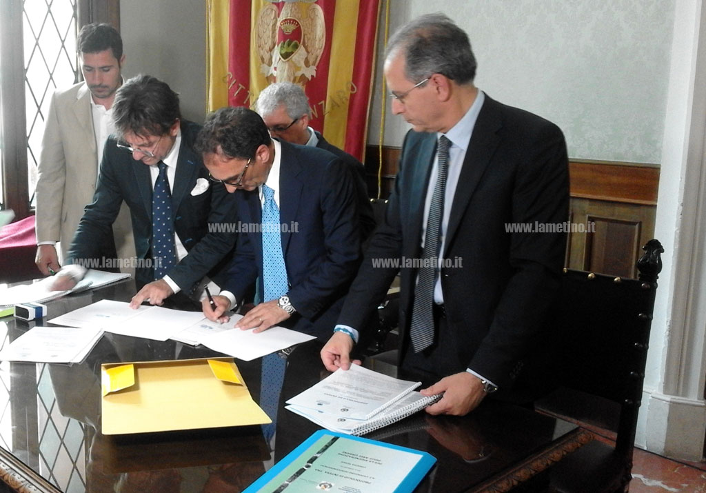 Firmato il protocollo Anci-Confcommercio per rigenerazione Aree Urbane