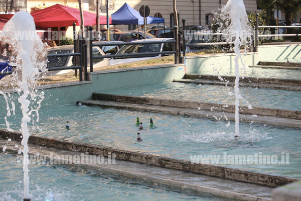Lamezia: Vandali in azione nella nuova fontana di Piazza Mercato Vecchio