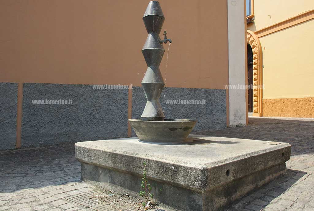 Fontanaartistica1.jpg