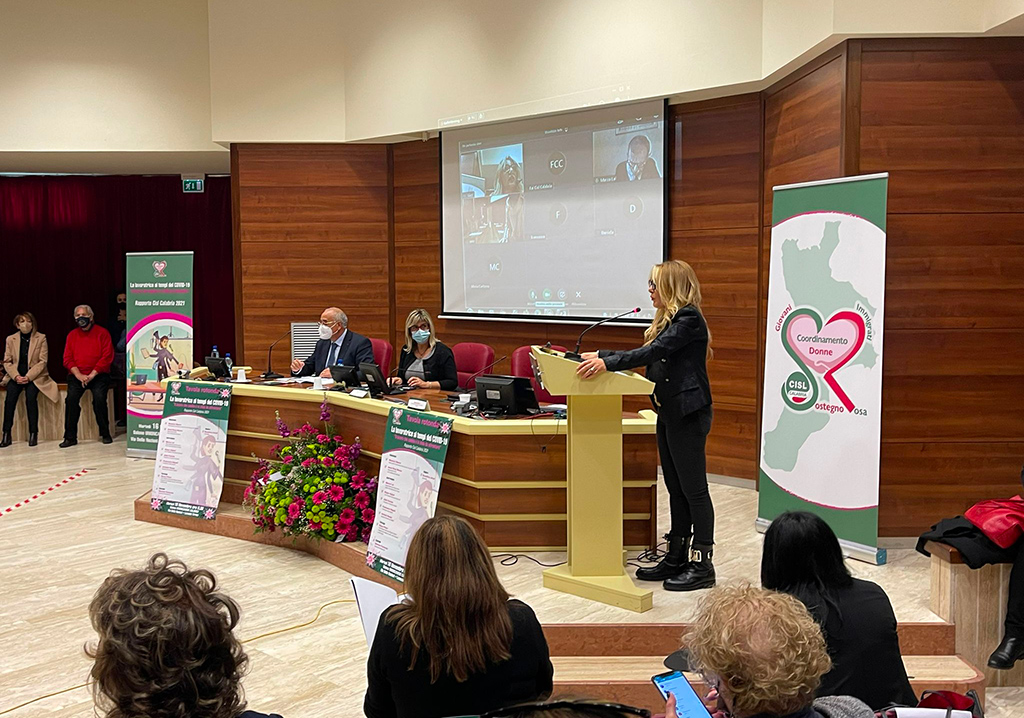 Foto-2-Coordinamento-donne-Cisl-Calabria--tavola-rotonda-l_cda02.jpg