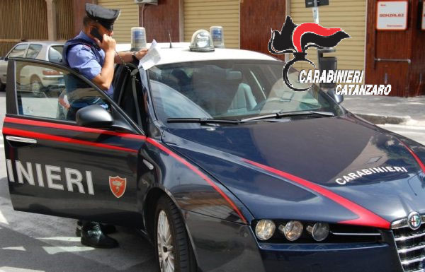 Allaccio abusivo alla rete elettrica e abusivismo edilizio, arrestato 55enne a Catanzaro