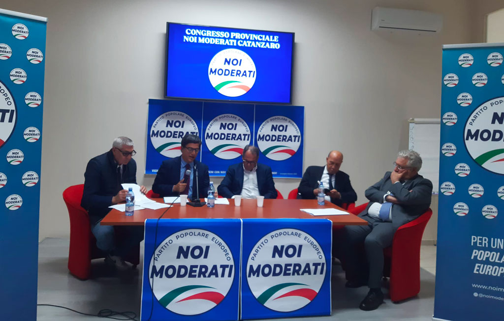 Foto-Congesso-Provinciale-Noi-Moderati-2_2127e.jpg