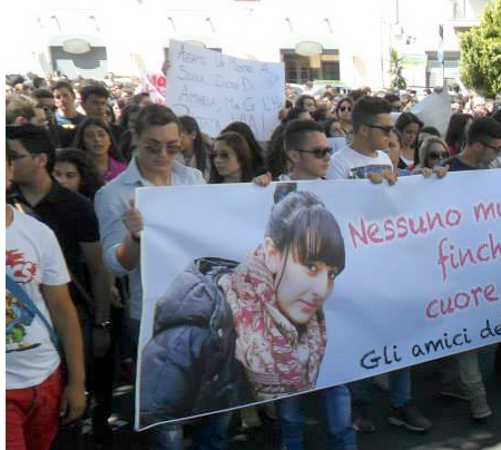 Calabria: Omicidio Fabiana, manifestazione degli studenti