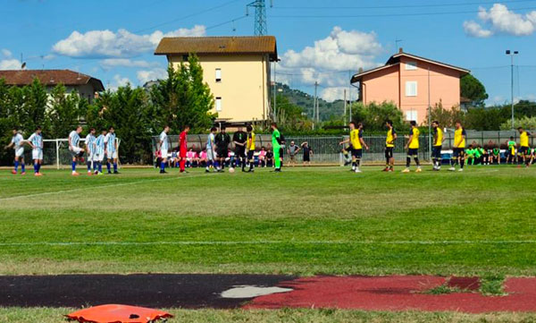 Foto-amichevole-tra-il-Montecatini-e-lFc-Lamezia-Terme_24c8f.jpg
