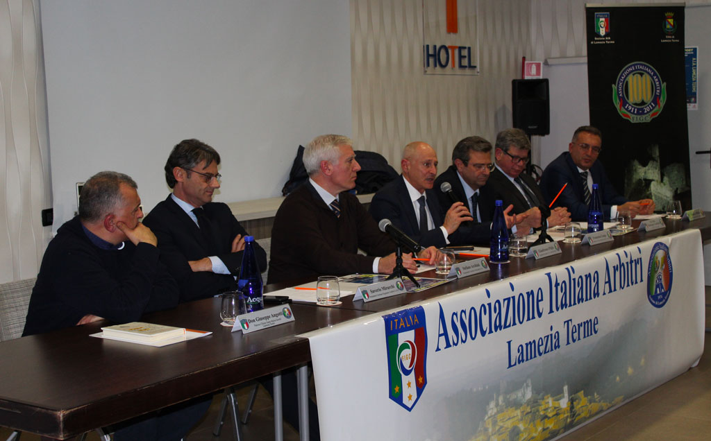 Arbitri lametini in convegno: "Famiglia e sport, punti cardine per la crescita dell'uomo-arbitro"