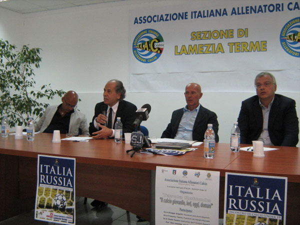 Foto-convegno-con-Sacchi