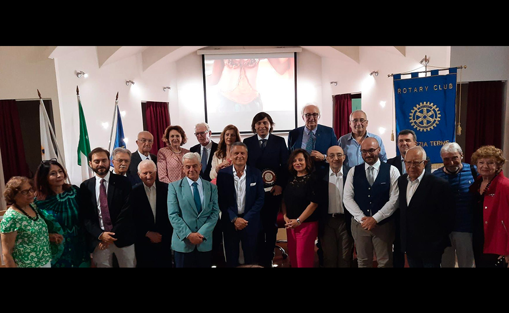 Foto-di-gruppo-a-conclusione-della-cerimonia_d6ab8.jpg