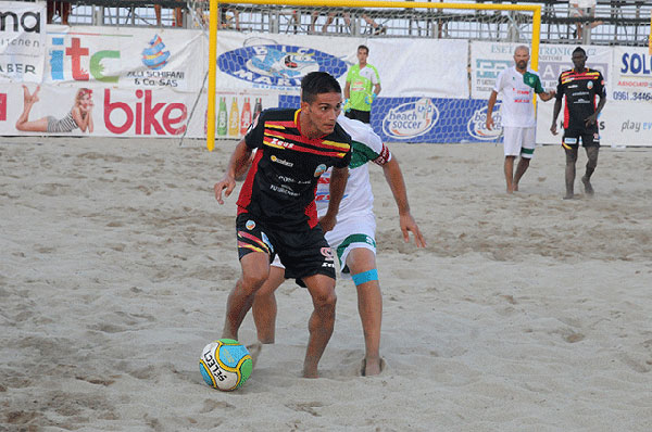 Beach Soccer: Lamezia si arrende ai rigori contro il Catanzaro