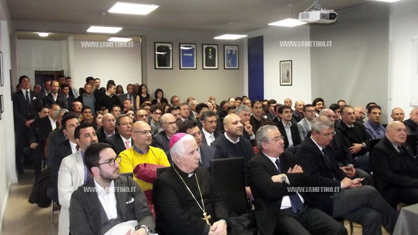 Foto-platea-aia.jpg