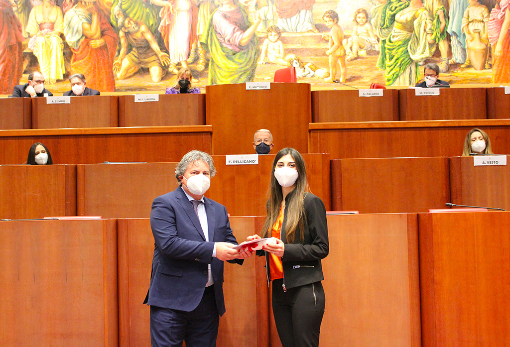 Regione, in Consiglio consegnati i premi del concorso "Gonfia la rete, vinci sul Web"