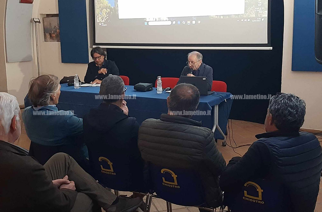 Foto-presentazione-libro_fd88d.jpg