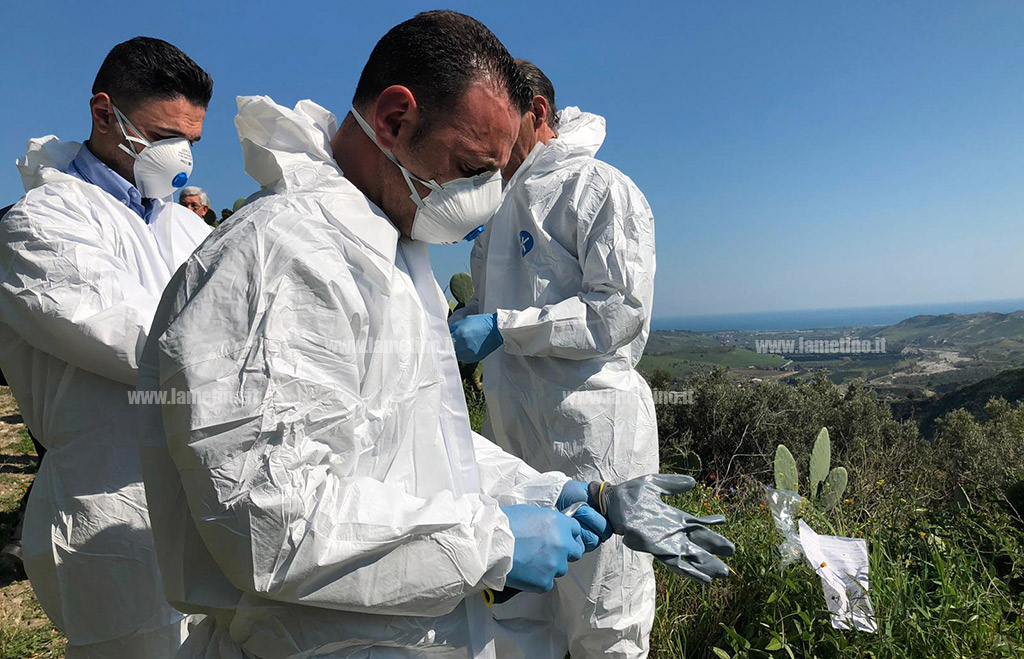 Cadavere trovato a Simeri, solo l'autopsia farà luce sull'identità dell'uomo e sulle cause del decesso