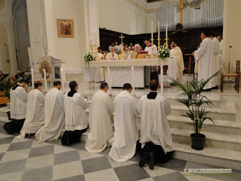 Corpus Domini: vescovo Cantafora nomina 200 nuovi ministri dell'Eucaristia