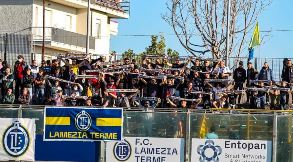 Club Fc Lamezia chiede incontro a società: “Stanchi di difendervi”