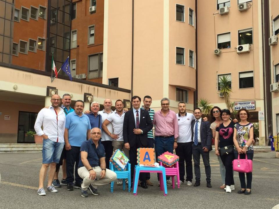 Associazione Fidelitas dona giocattoli per allestire ludoteca ospedale Corigliano